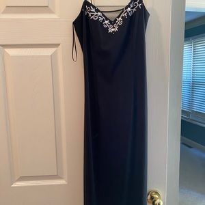 Evening dress. Floor length with a small train. Size 5/6